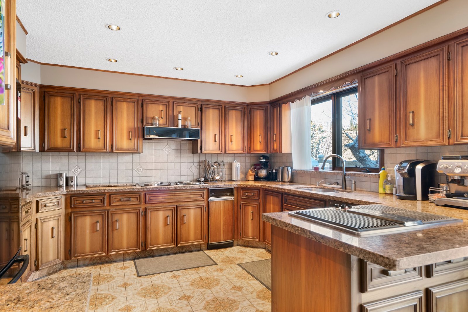 836 Edgemont Rd NW - - property image