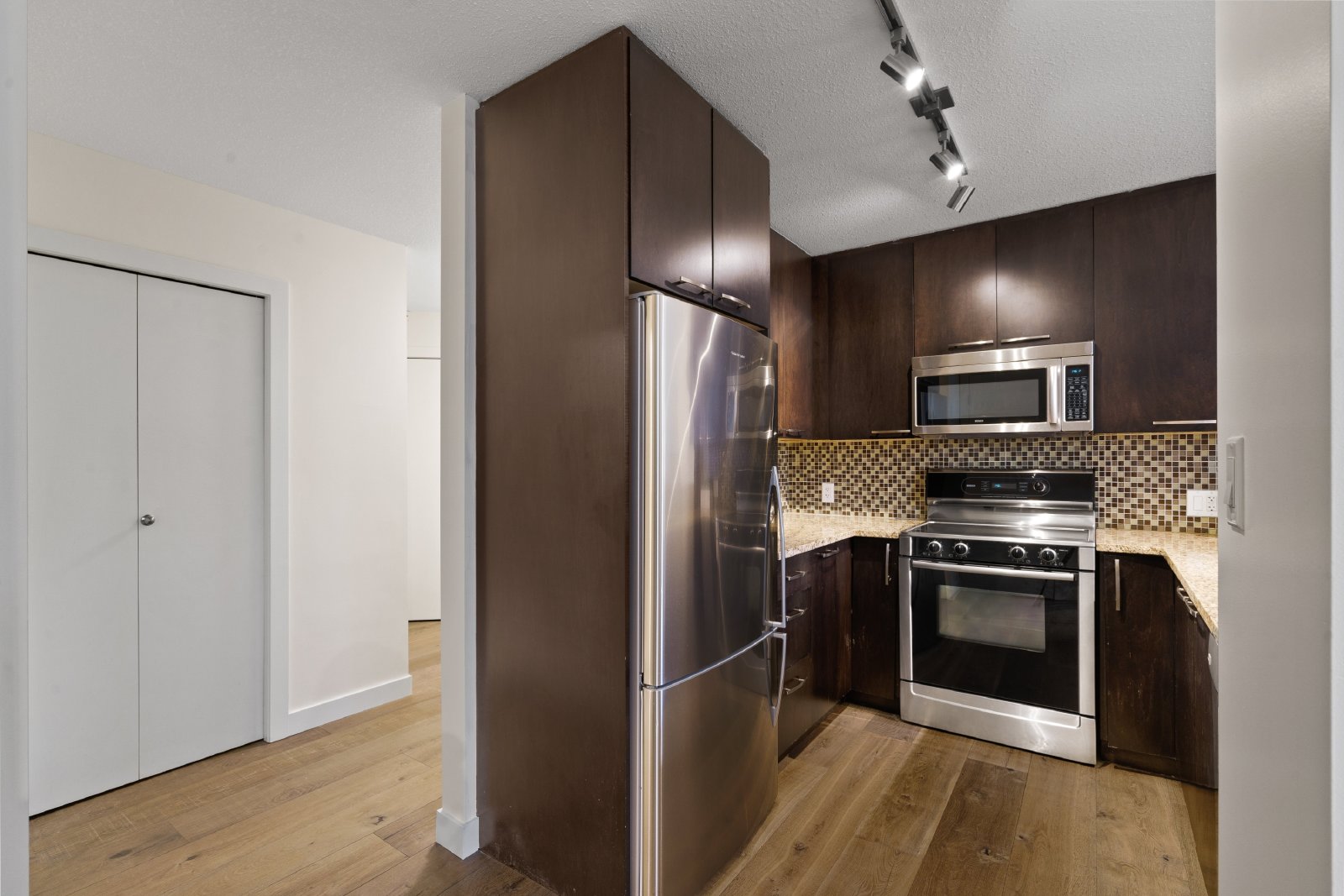 106, 333 - 22 Avenue SW - 1 property image