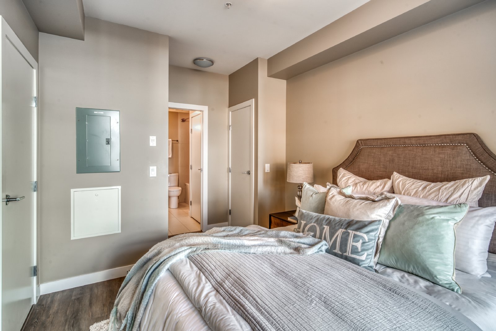 311, 1720 10 Street SW - 1 property image