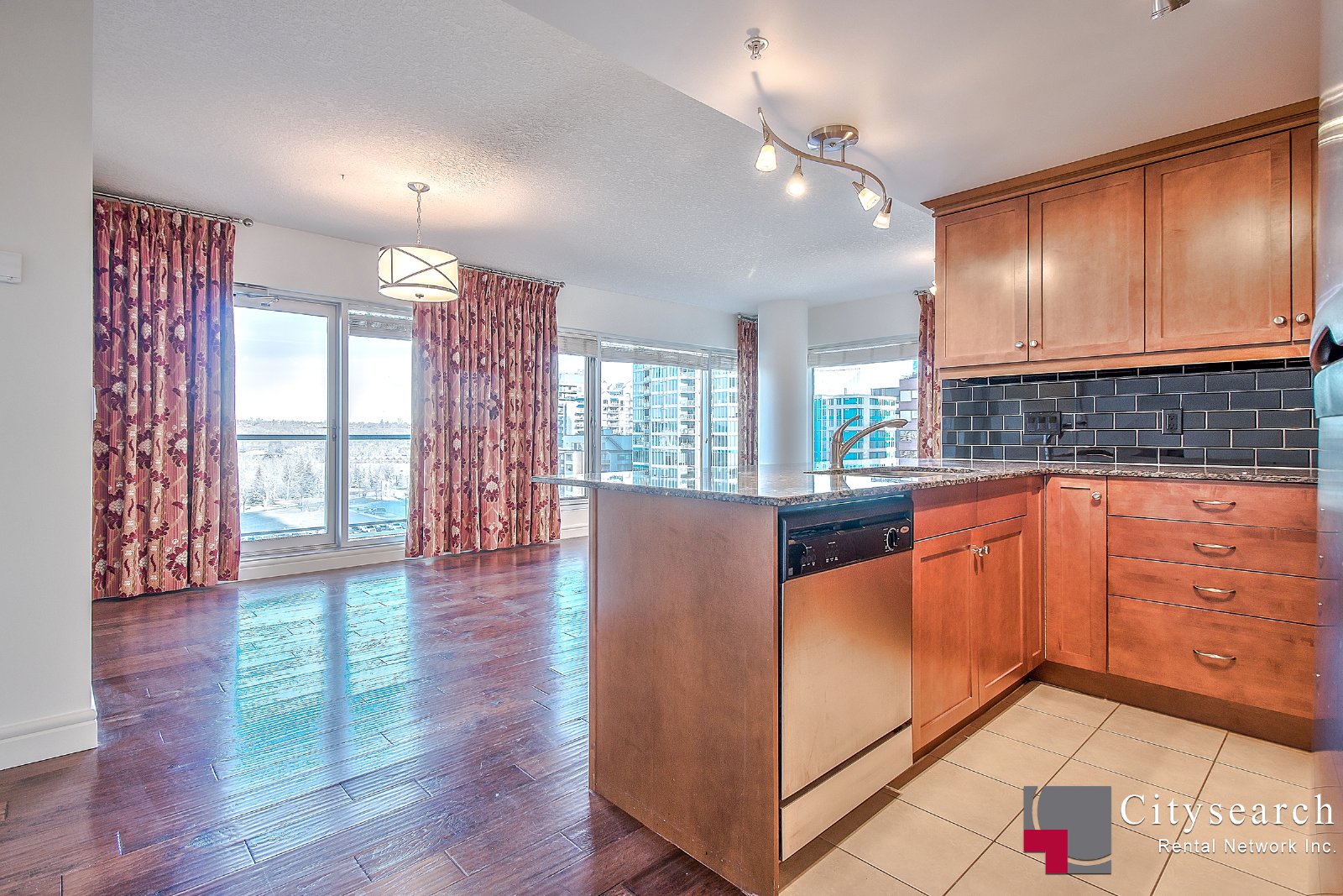 904, 920 5 Ave SW - - property image