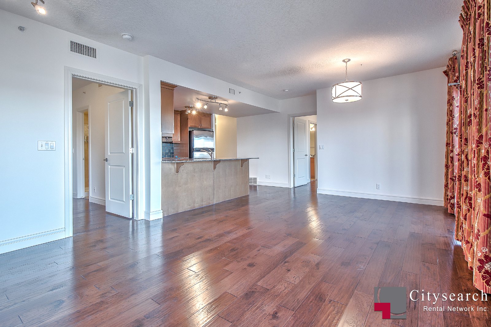 904, 920 5 Ave SW - - property image