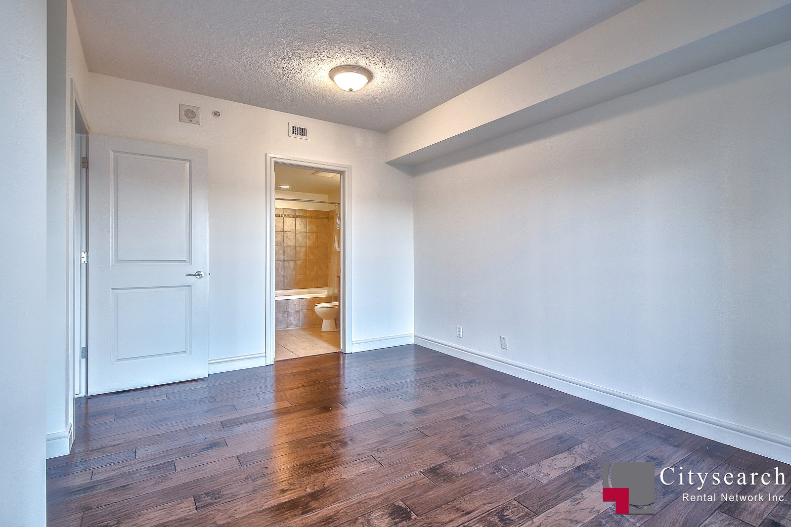 904, 920 5 Ave SW - - property image