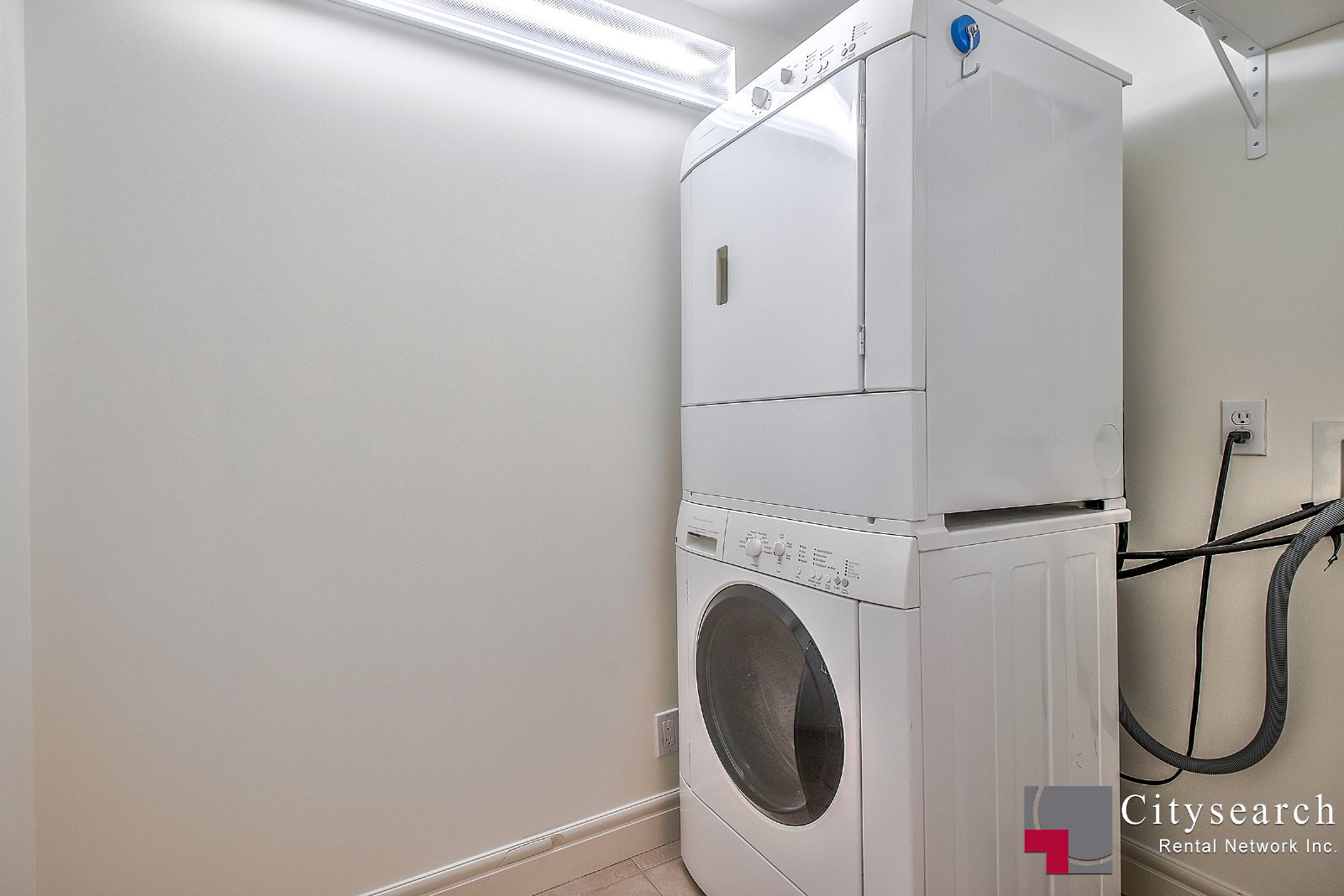 904, 920 5 Ave SW - - property image