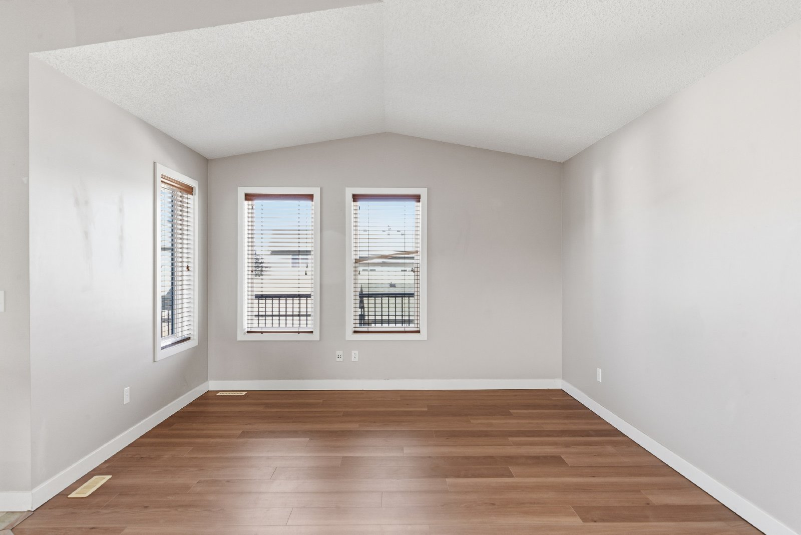 84 Panora Close NW - 1 property image