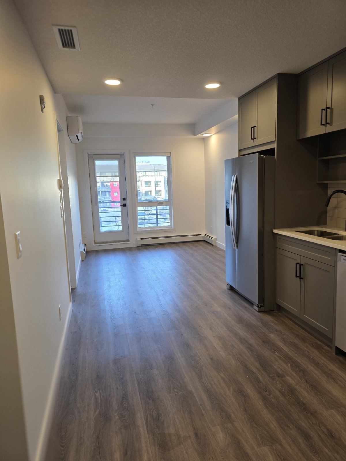 3211, 350 Livingston Common NE - 1 property image