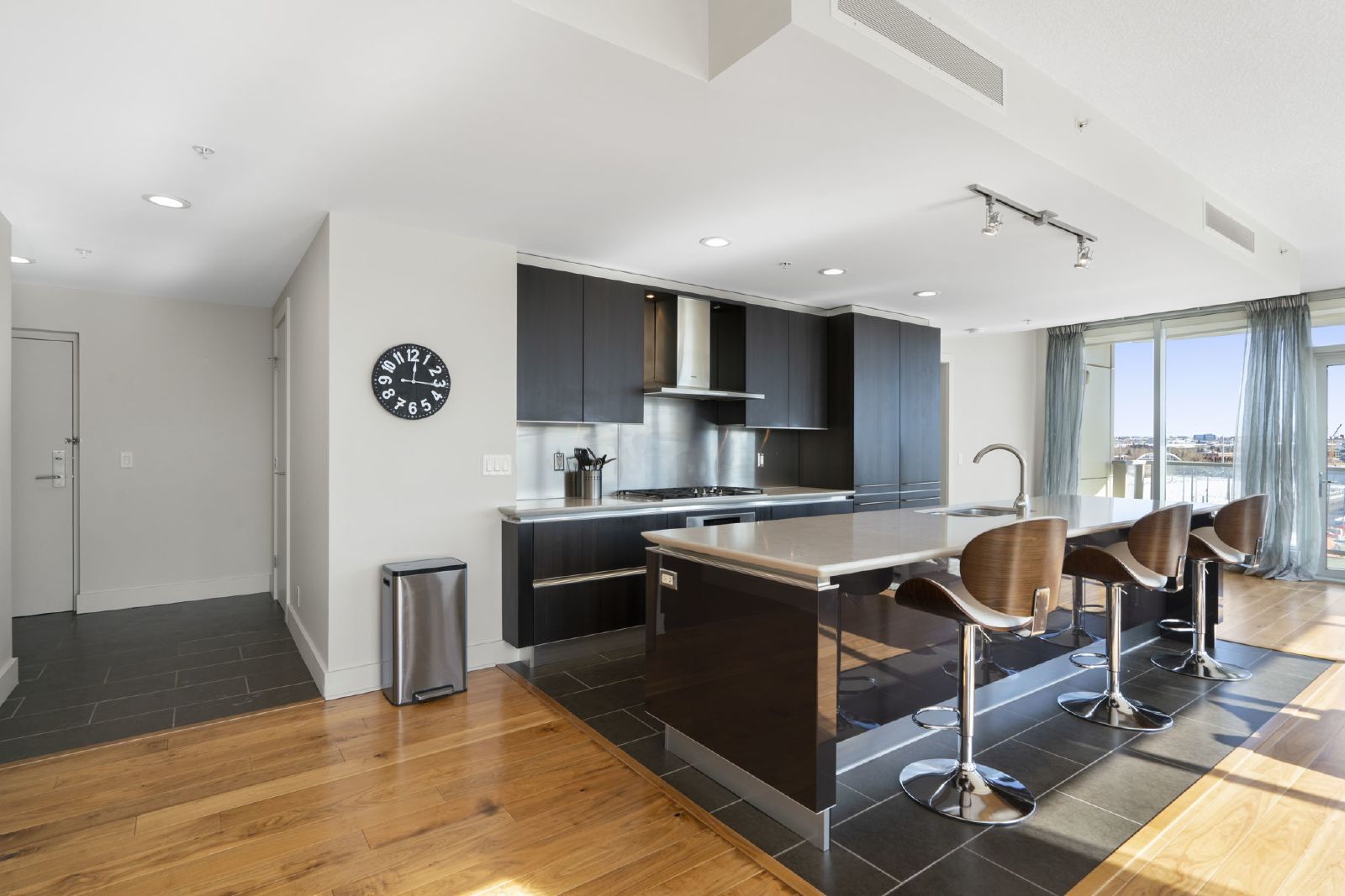 603, 433 - 11 Avenue SE - OTB - - property image