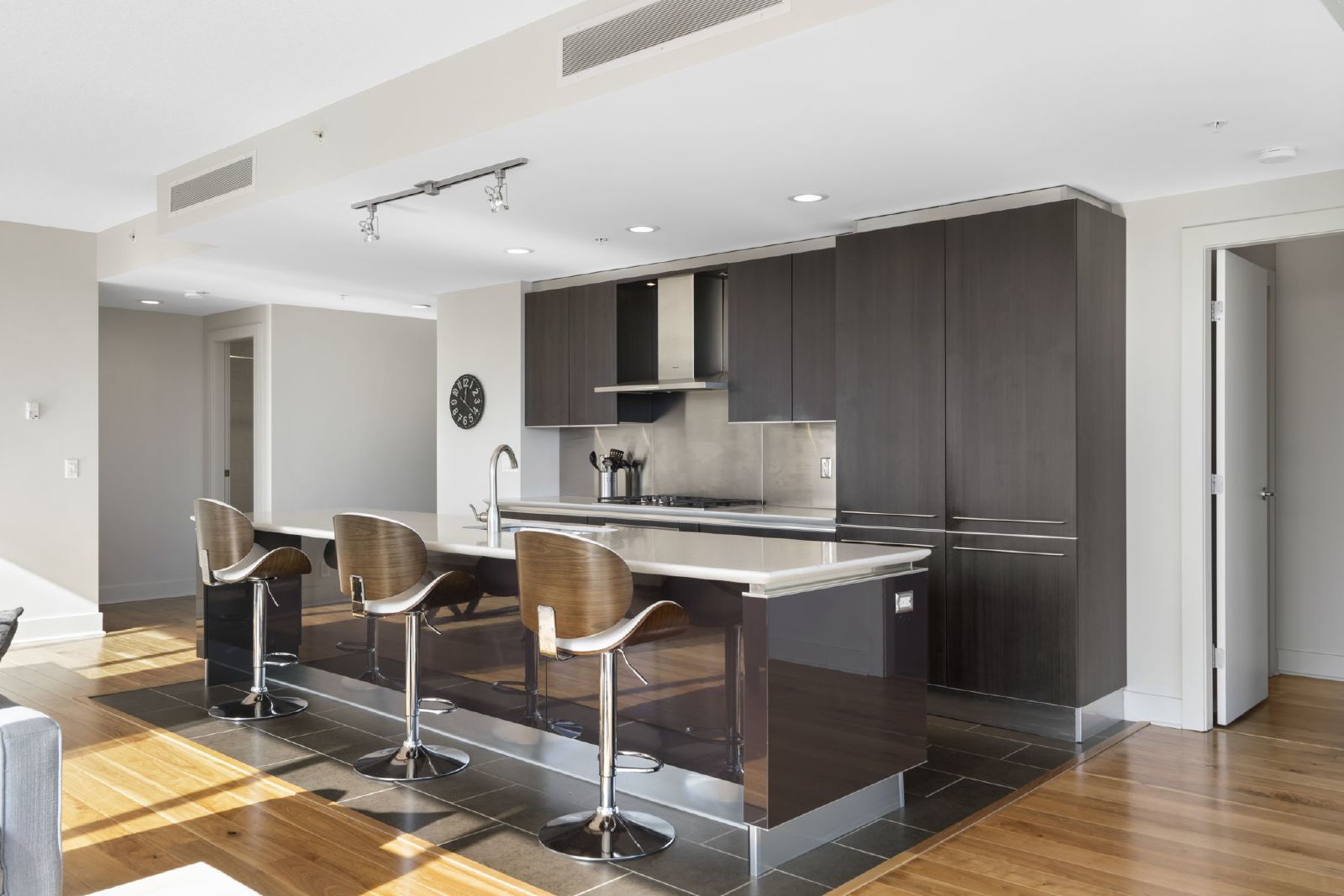 603, 433 - 11 Avenue SE - OTB - - property image