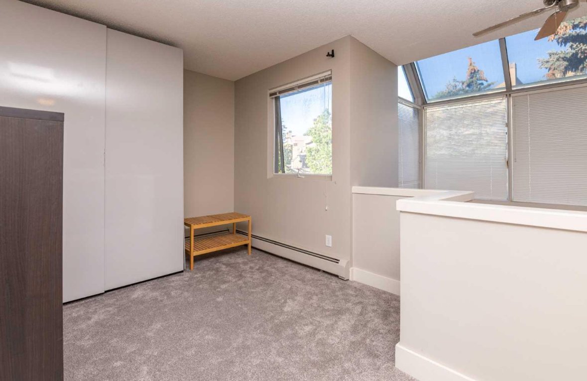 9, 122 Village Heights SW - 1 property image