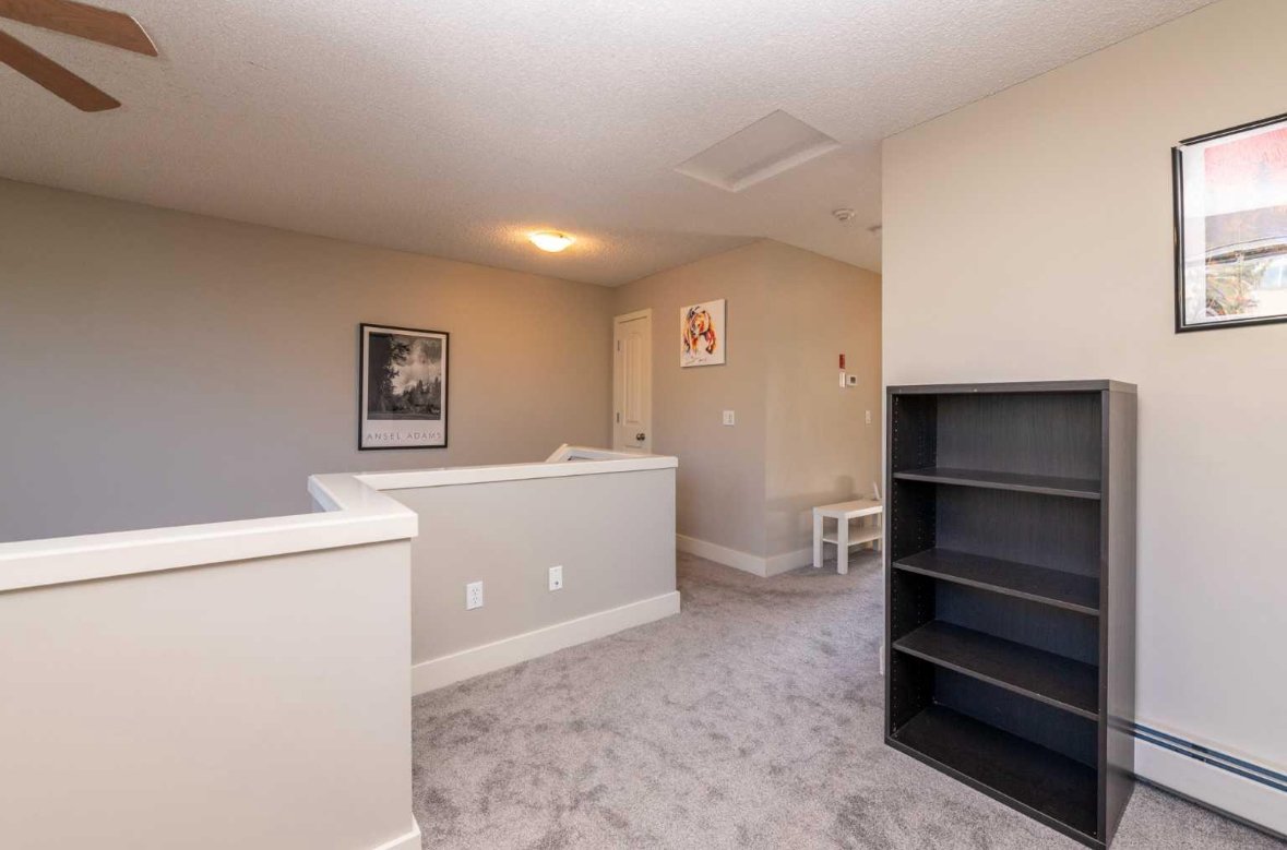 9, 122 Village Heights SW - 1 property image