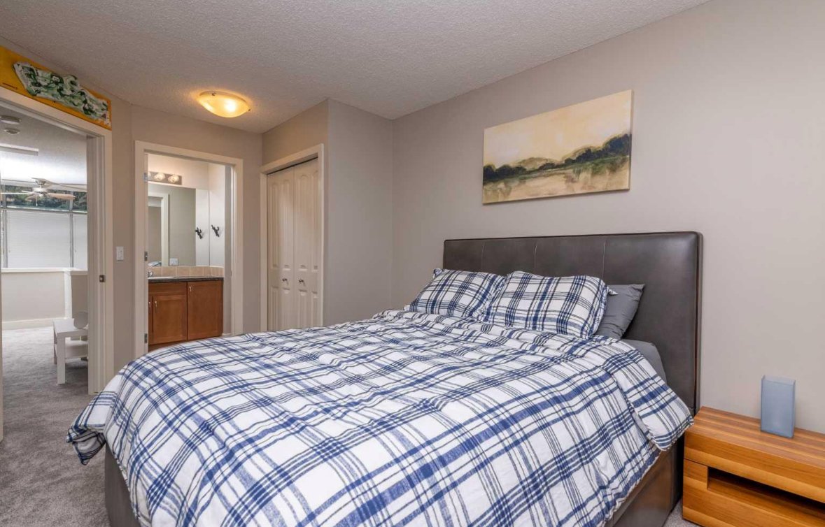 9, 122 Village Heights SW - 1 property image