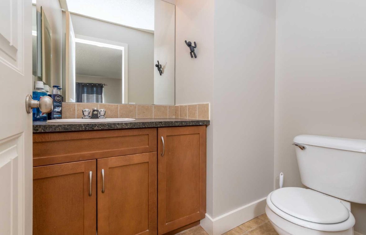 9, 122 Village Heights SW - 1 property image