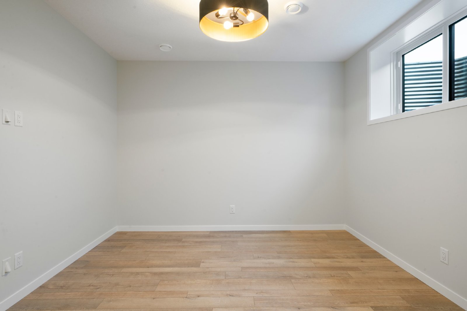 31 Royston Way NW - B property image