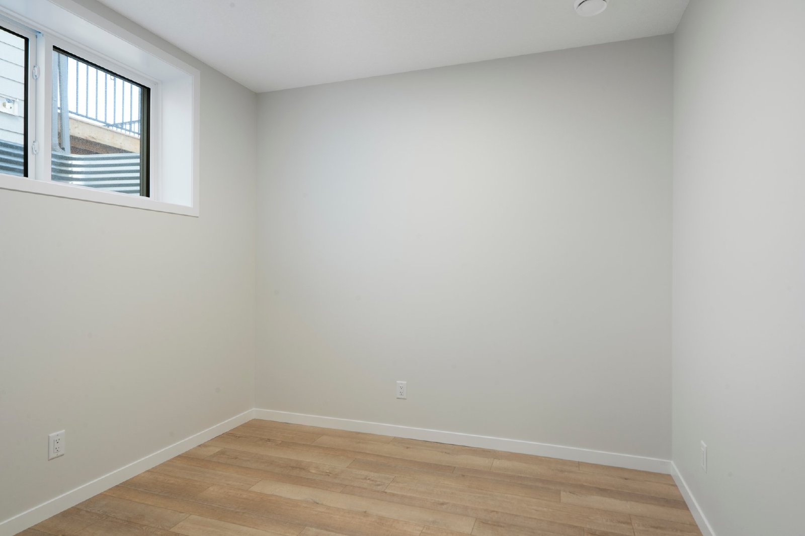 31 Royston Way NW - B property image