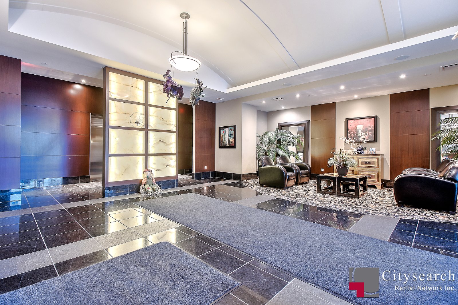 808, 920 - 5 Ave SW - - property image