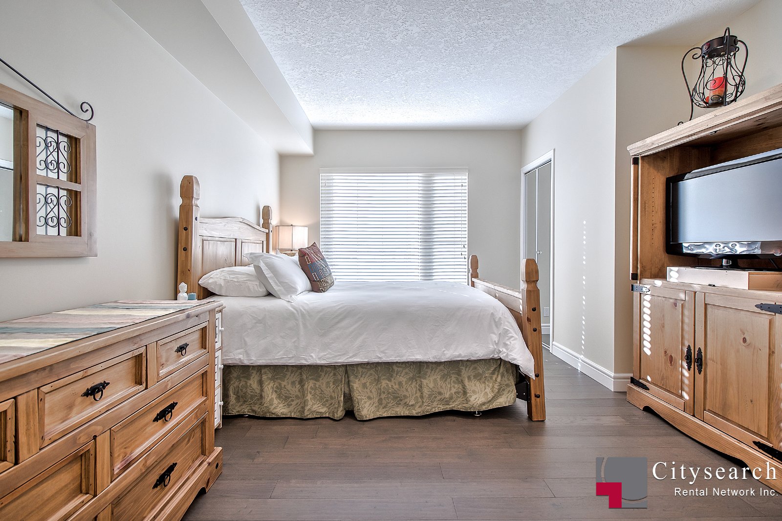 808, 920 - 5 Ave SW - - property image