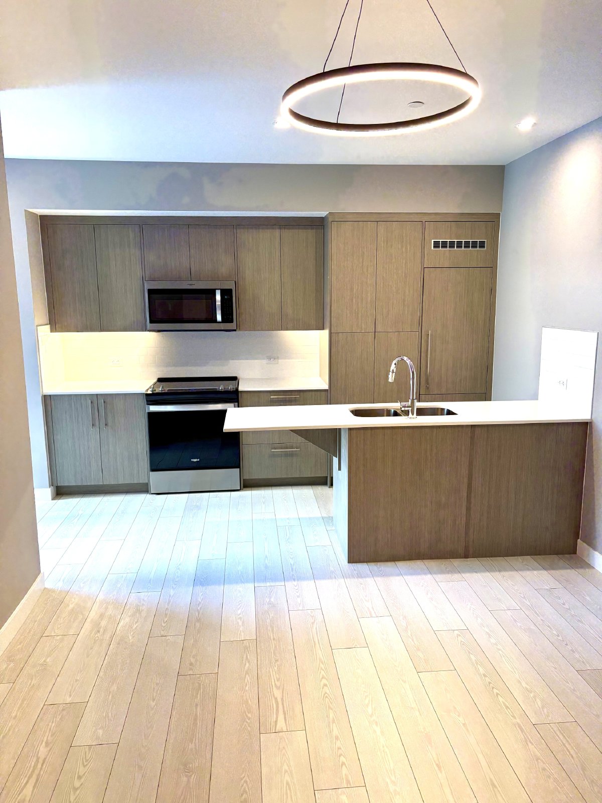 616, 310 15 Avenue SW - 1 property image