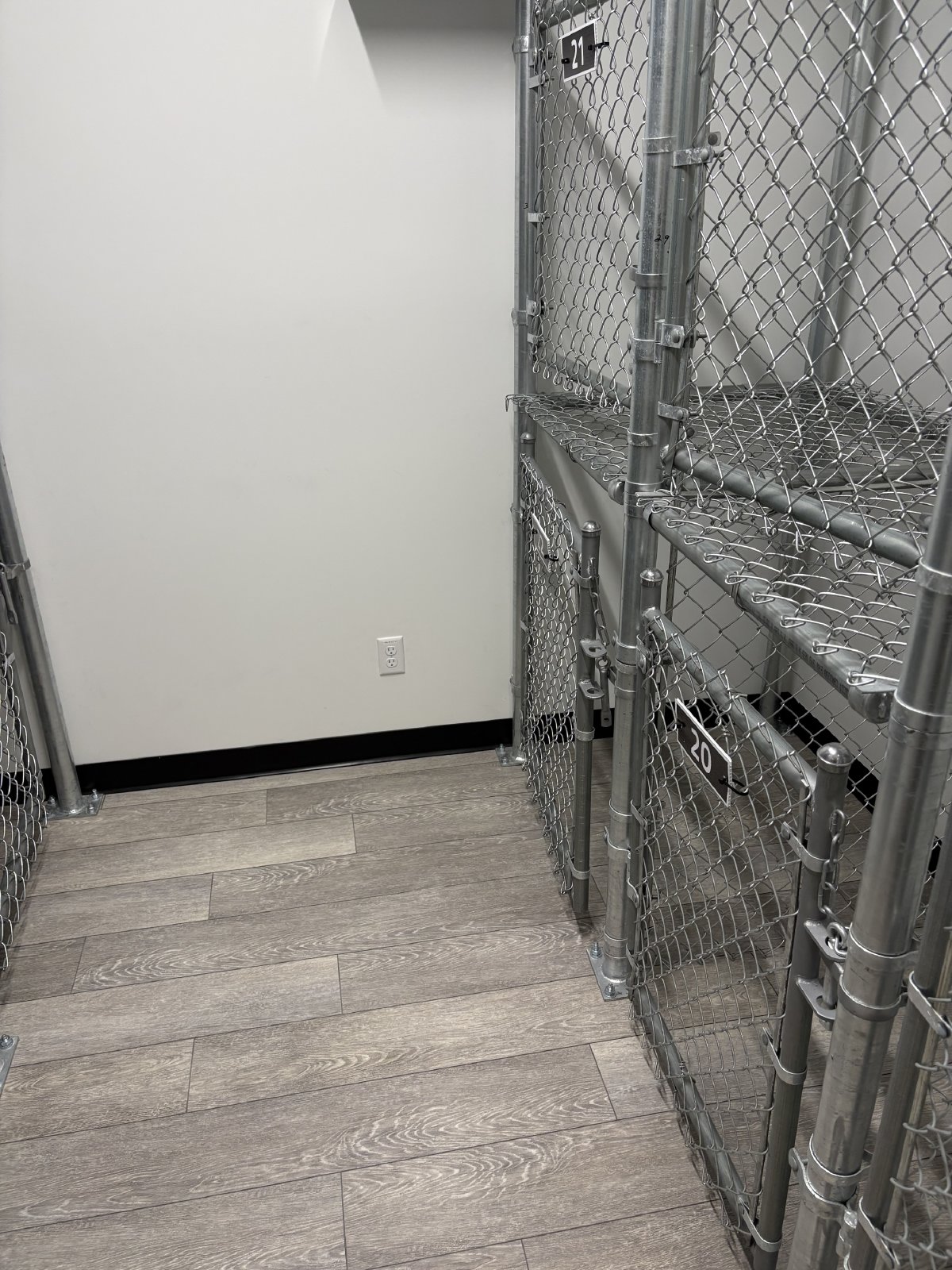 616, 310 15 Avenue SW - 1 property image