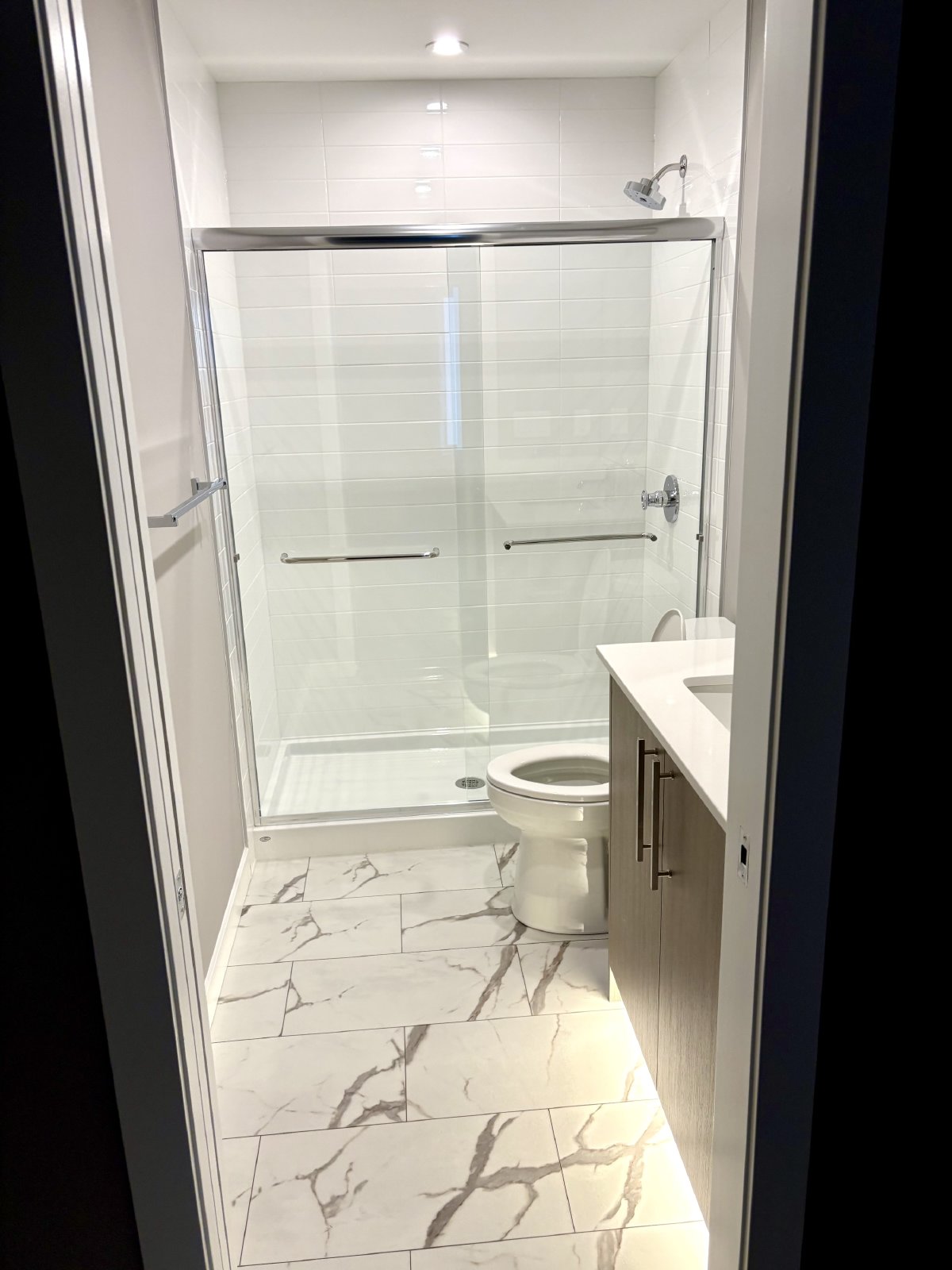 616, 310 15 Avenue SW - 1 property image