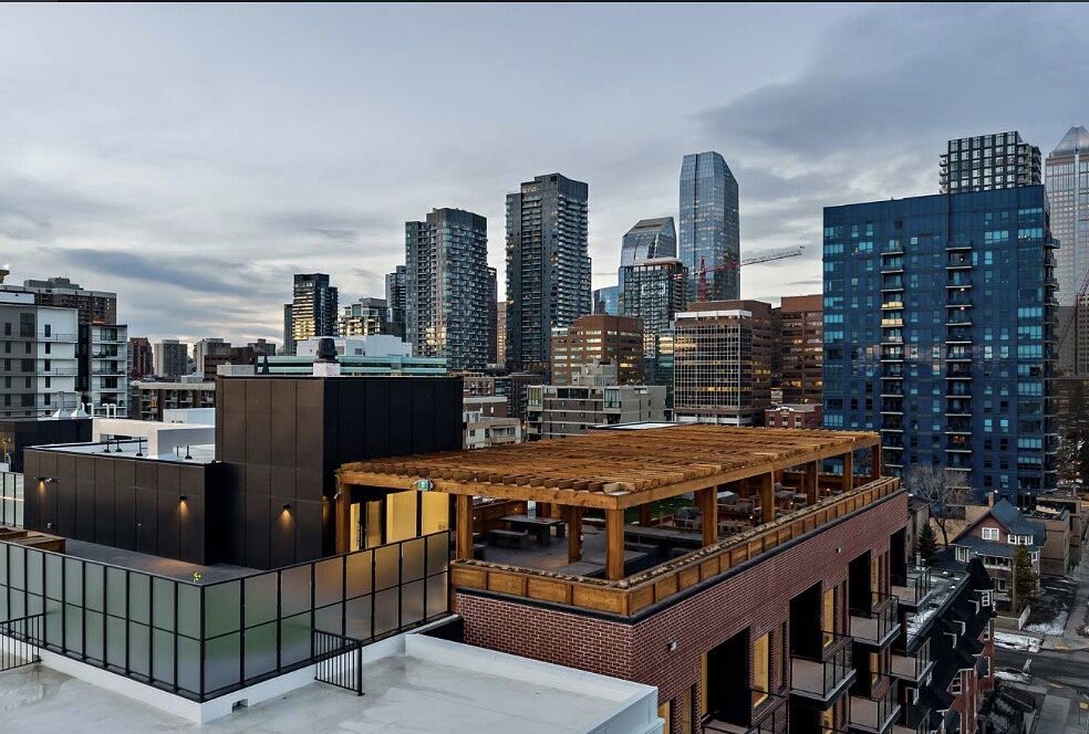 616, 310 15 Avenue SW - 1 property image