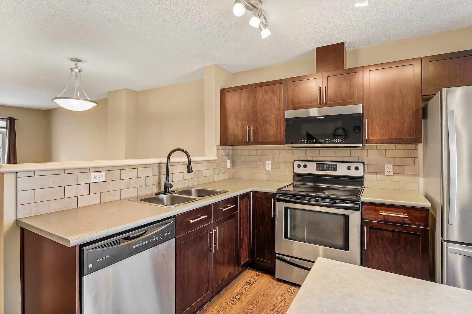 43, 1804 70 St SW - - property image