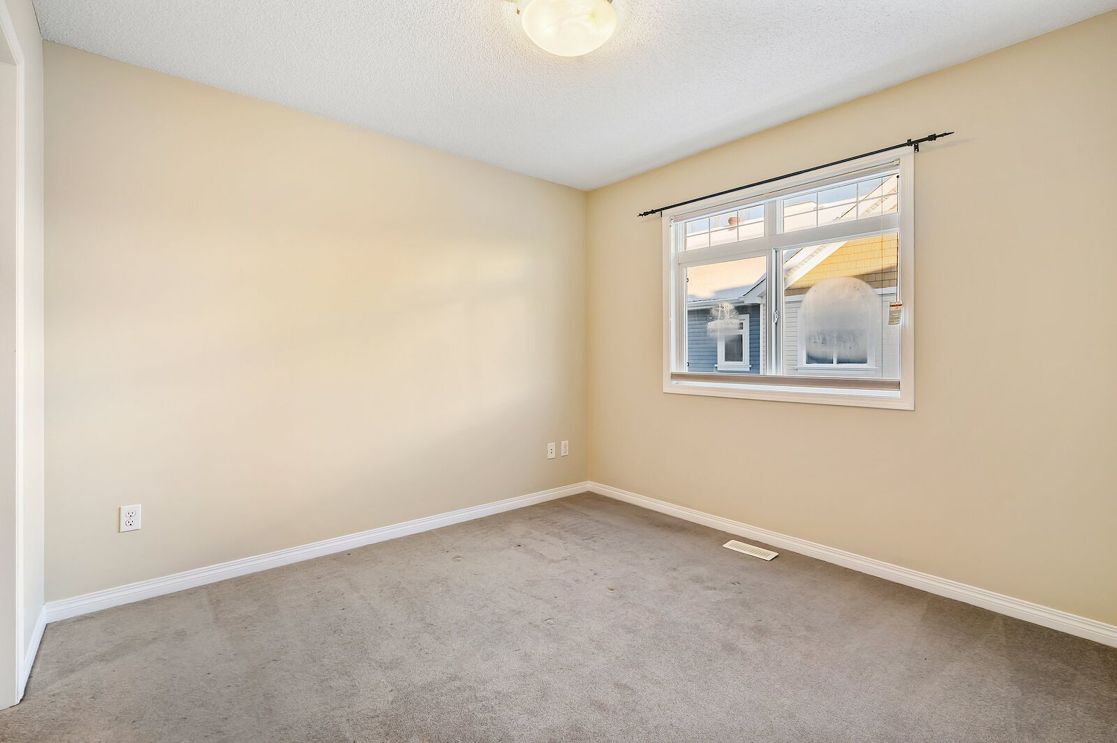 43, 1804 70 St SW - - property image