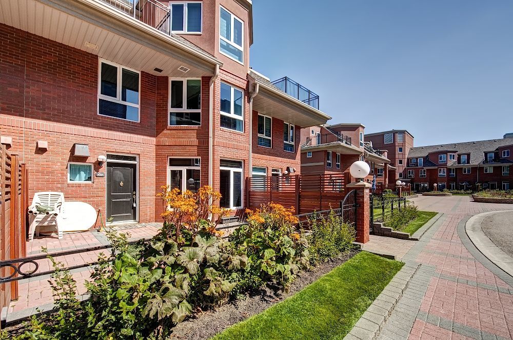 4203, 400 Eau Claire Ave SW - - property image