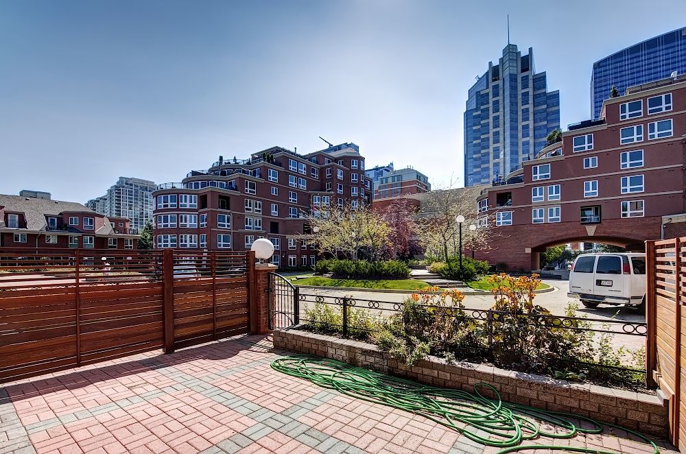 4203, 400 Eau Claire Ave SW - - property image