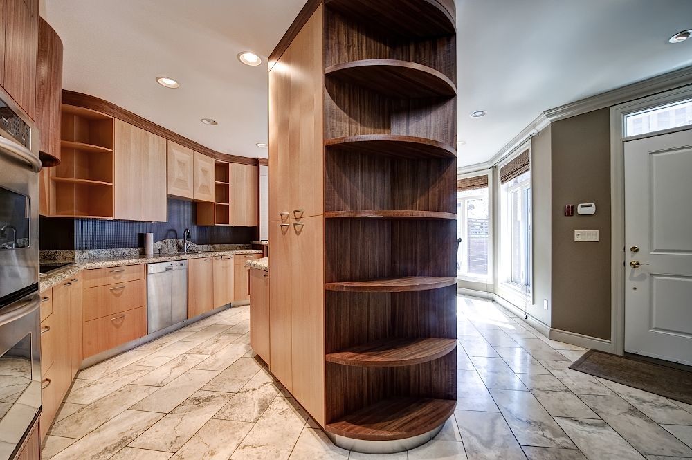 4203, 400 Eau Claire Ave SW - - property image