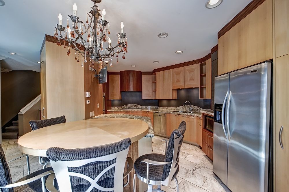 4203, 400 Eau Claire Ave SW - - property image