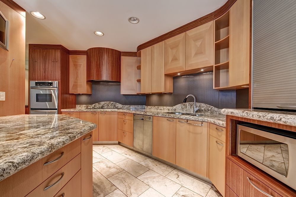 4203, 400 Eau Claire Ave SW - - property image