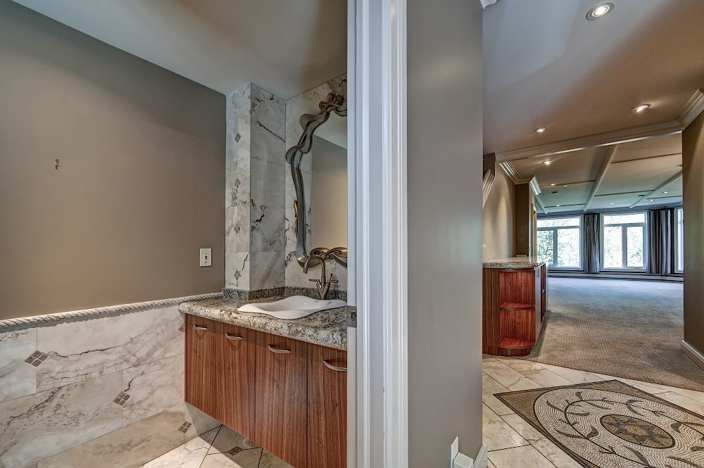 4203, 400 Eau Claire Ave SW - - property image