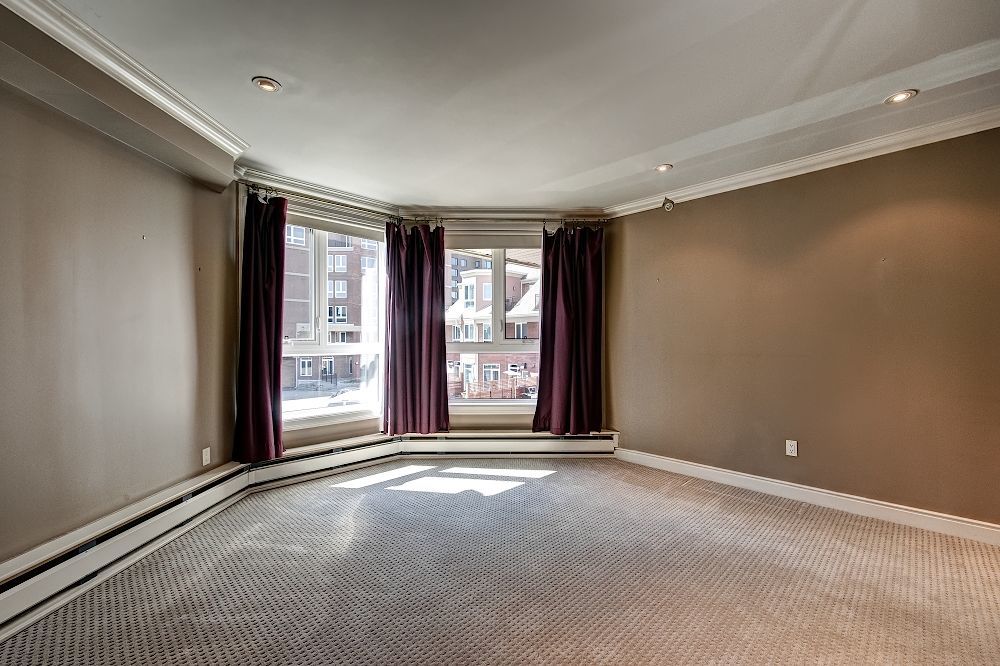 4203, 400 Eau Claire Ave SW - - property image