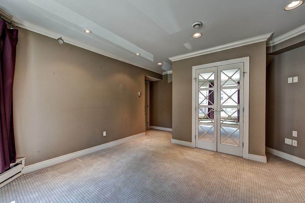 4203, 400 Eau Claire Ave SW - - property image