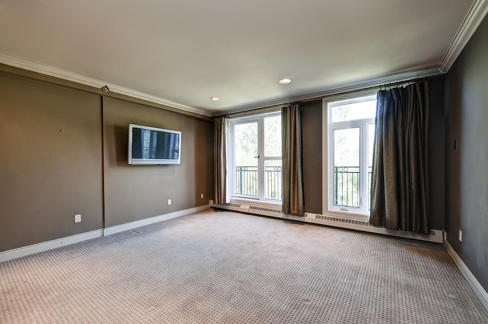 4203, 400 Eau Claire Ave SW - - property image