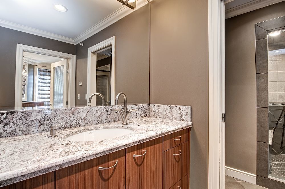 4203, 400 Eau Claire Ave SW - - property image