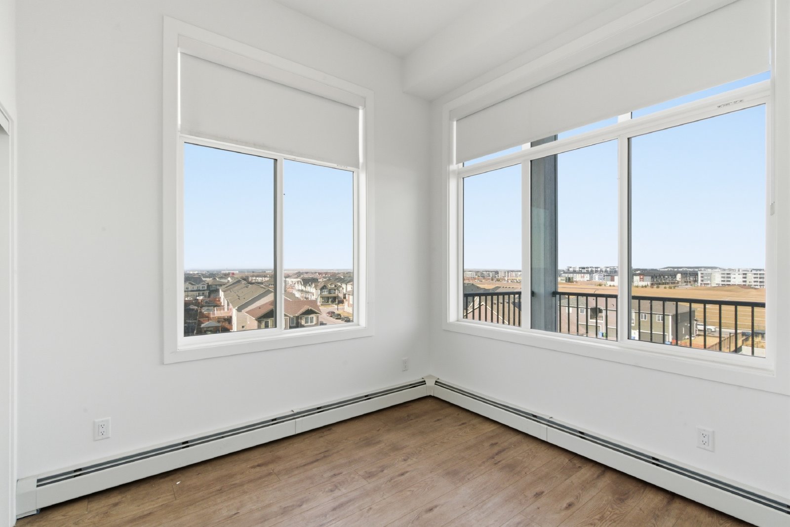 1516, 395 Skyview Parkway NE - 1 property image