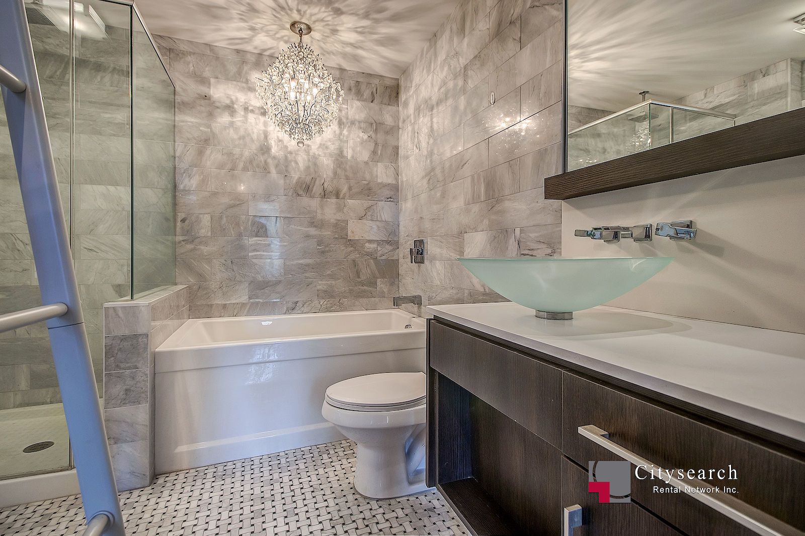 207, 119 19 St NW - - property image