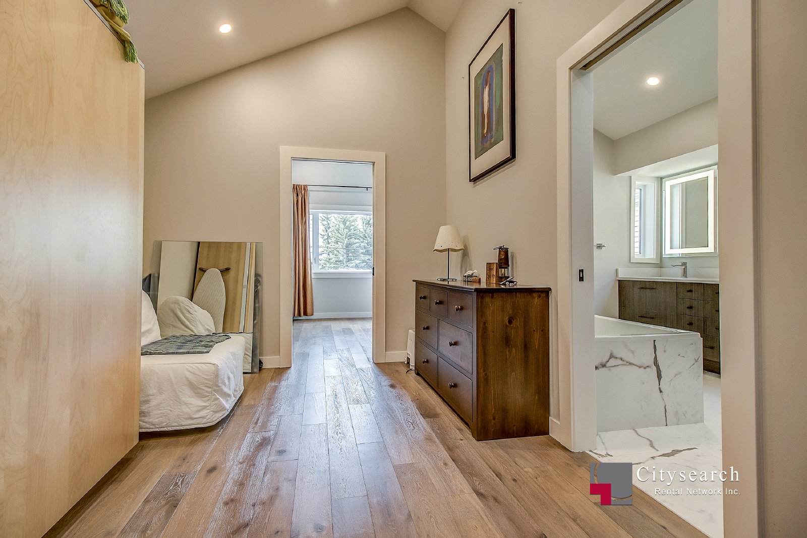 127 38a Ave SW - NR - - property image