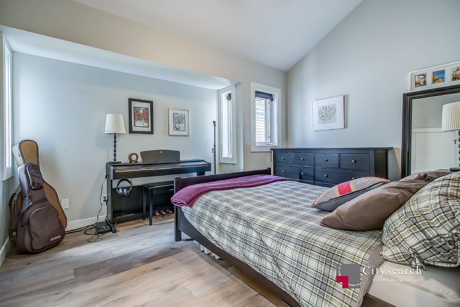 127 38a Ave SW - NR - - property image