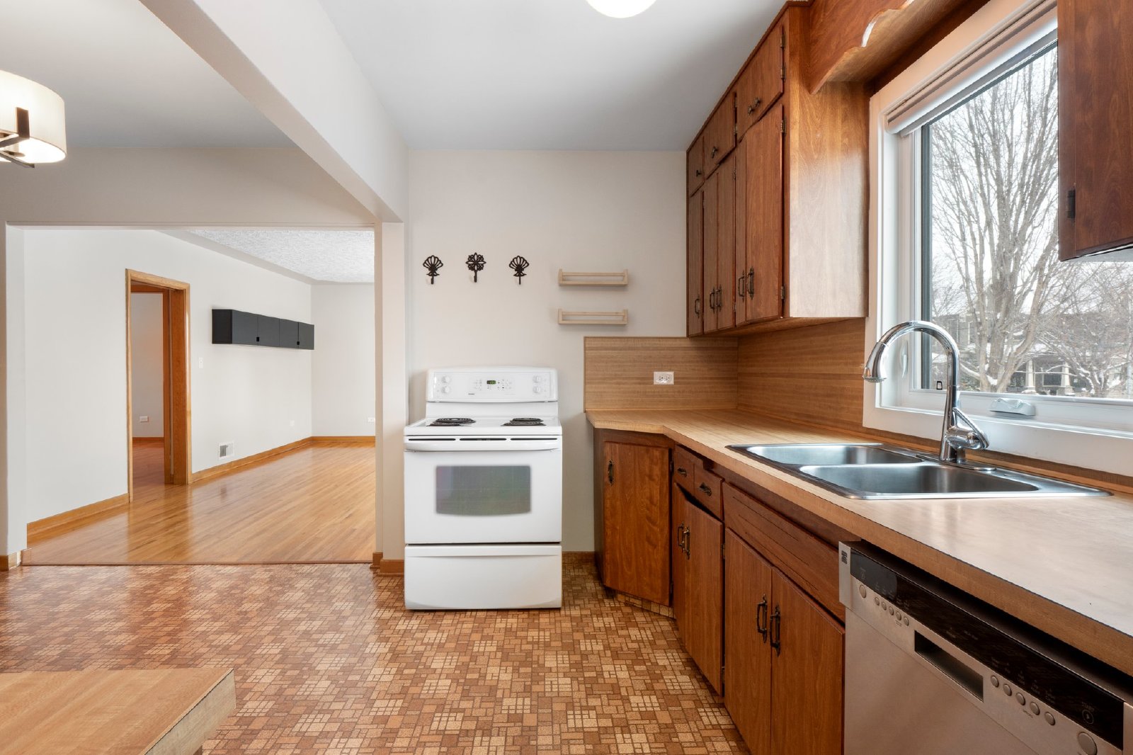 1243 Richland Rd NE -NR - - property image