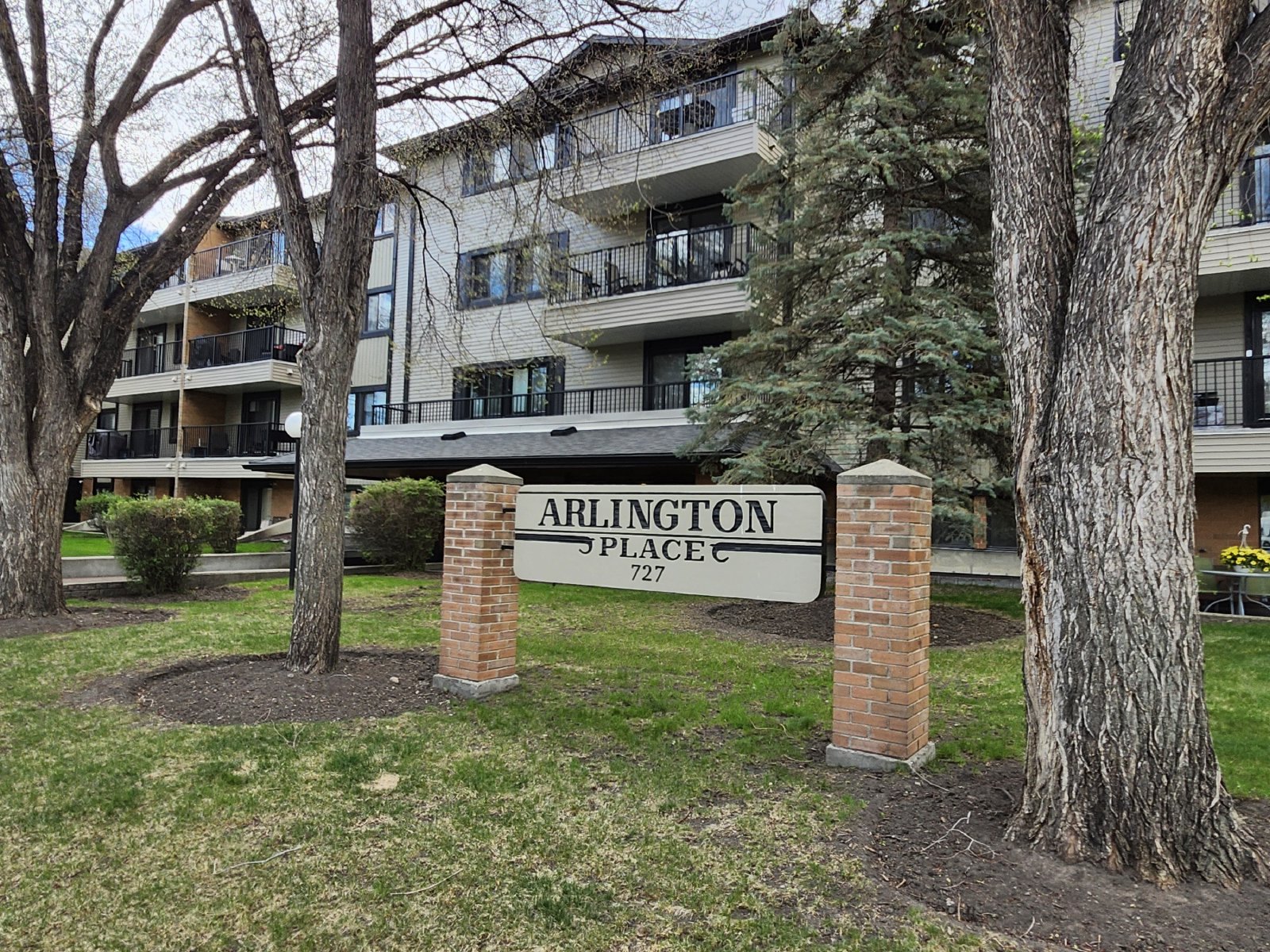 114, 727 56 Avenue SW - 1 property image