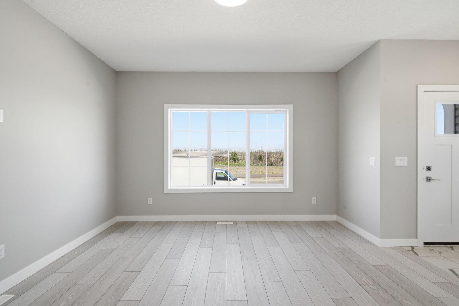 9917 Huxbury Drive Northeast - A property image