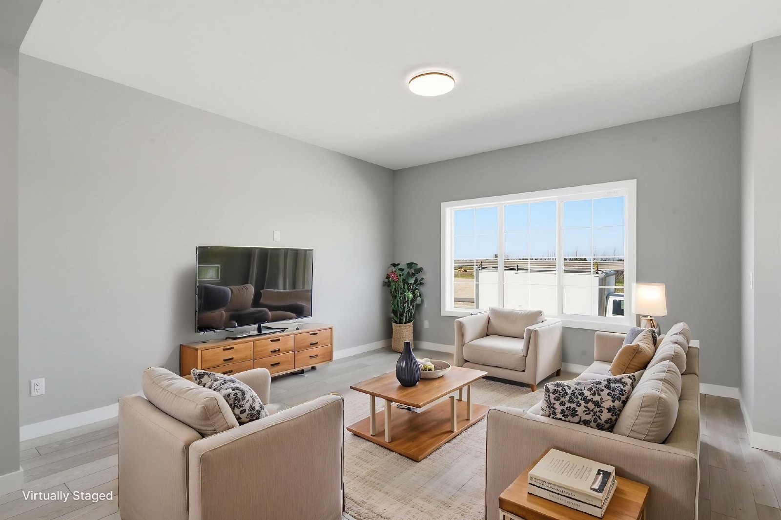 9917 Huxbury Drive Northeast - A property image