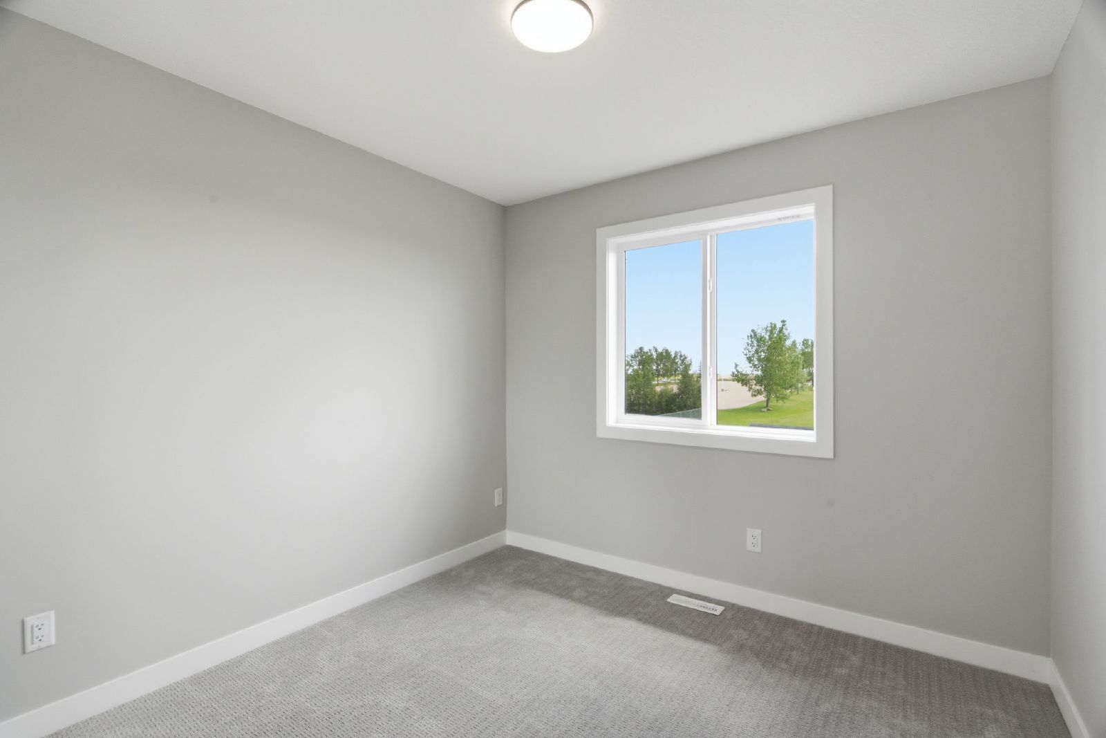 9917 Huxbury Drive Northeast - A property image
