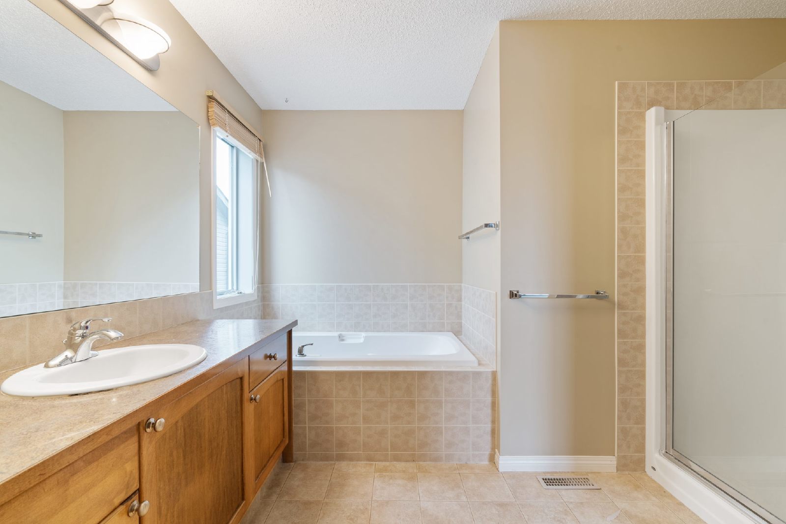 59 Bridlecrest Gdns SW - - property image