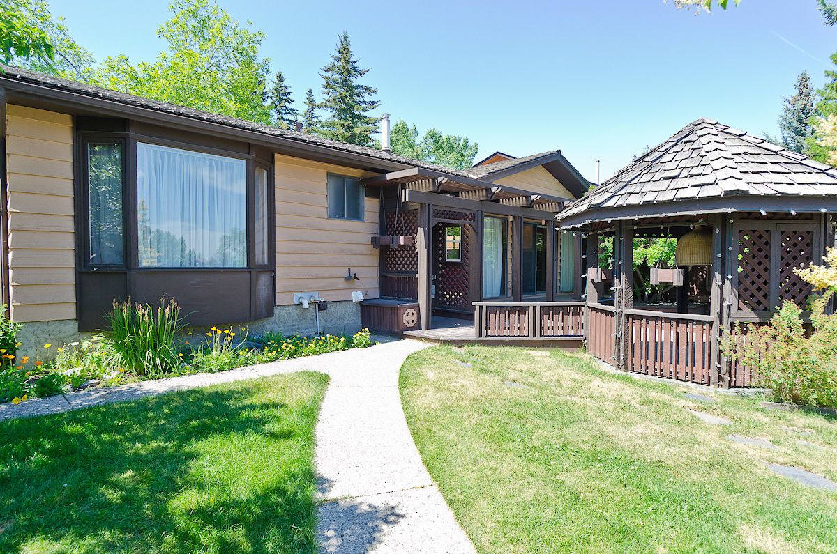 740 Coach Bluff Crescent SW - - property image