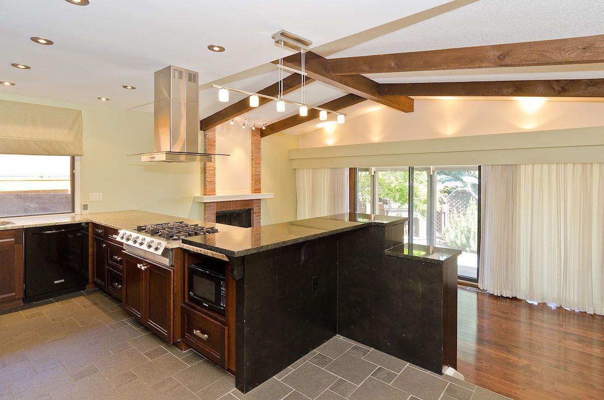 740 Coach Bluff Crescent SW - - property image