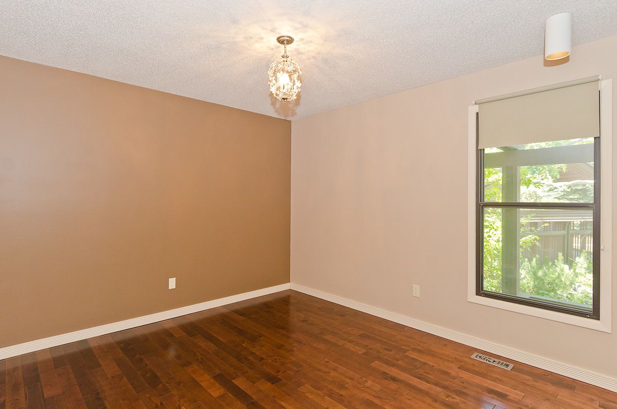 740 Coach Bluff Crescent SW - - property image