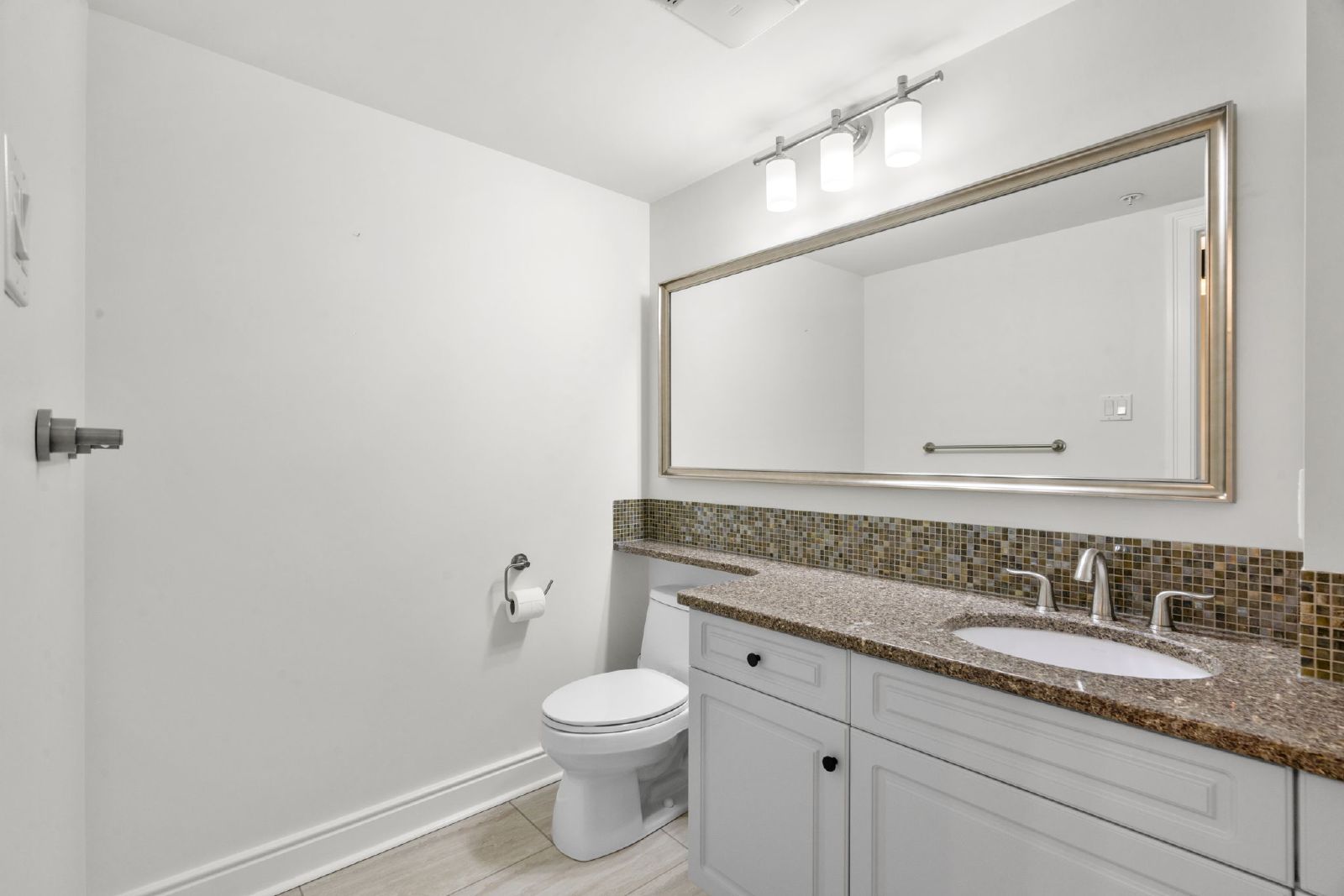 PRINCE'S ISLAND ESTATES - THREE BEDROOM EXECUTIVE FULLY RENOVATED SUIT property image