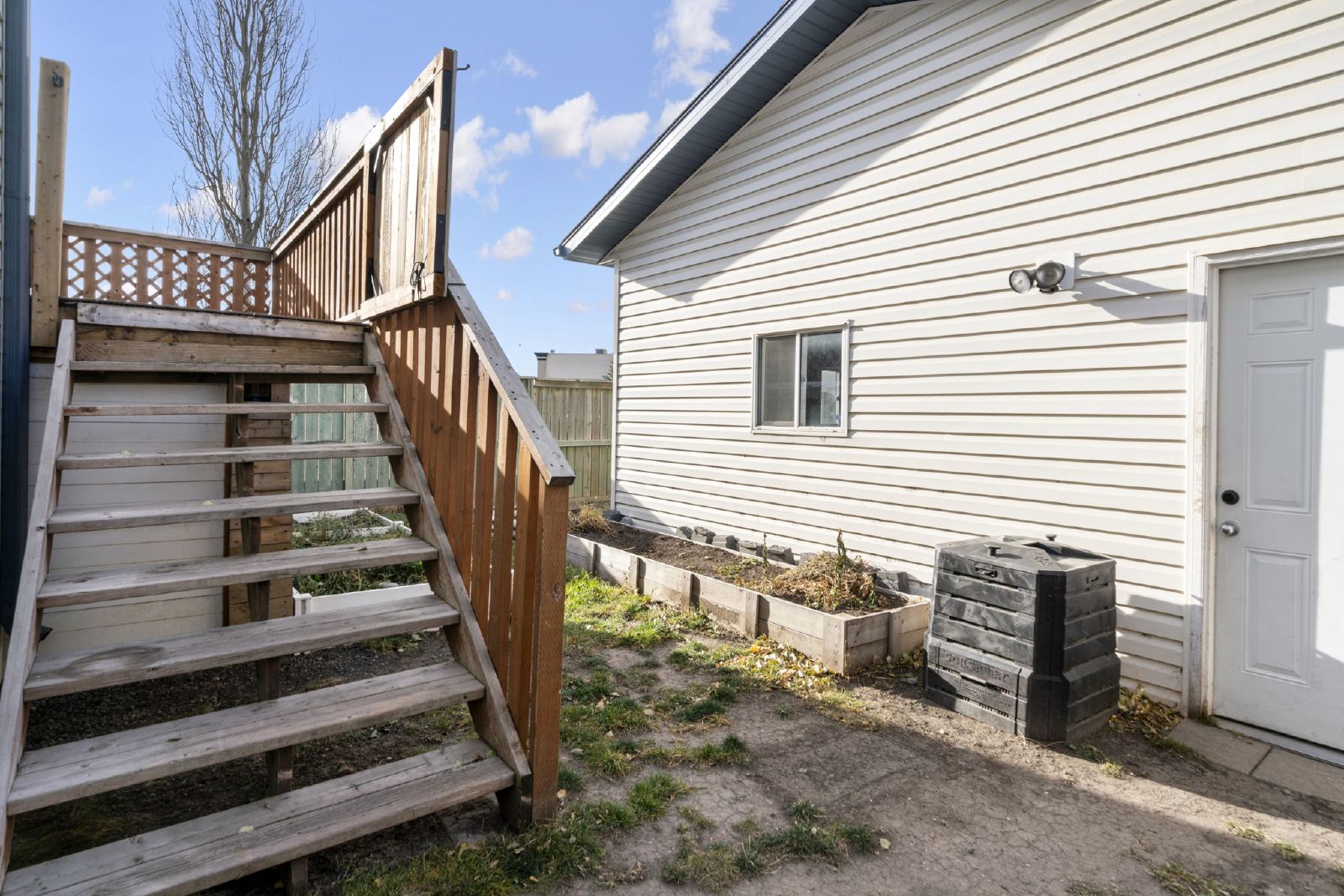 OKOTOKS - THREE BEDROOM TWO STOREY HOUSE property image